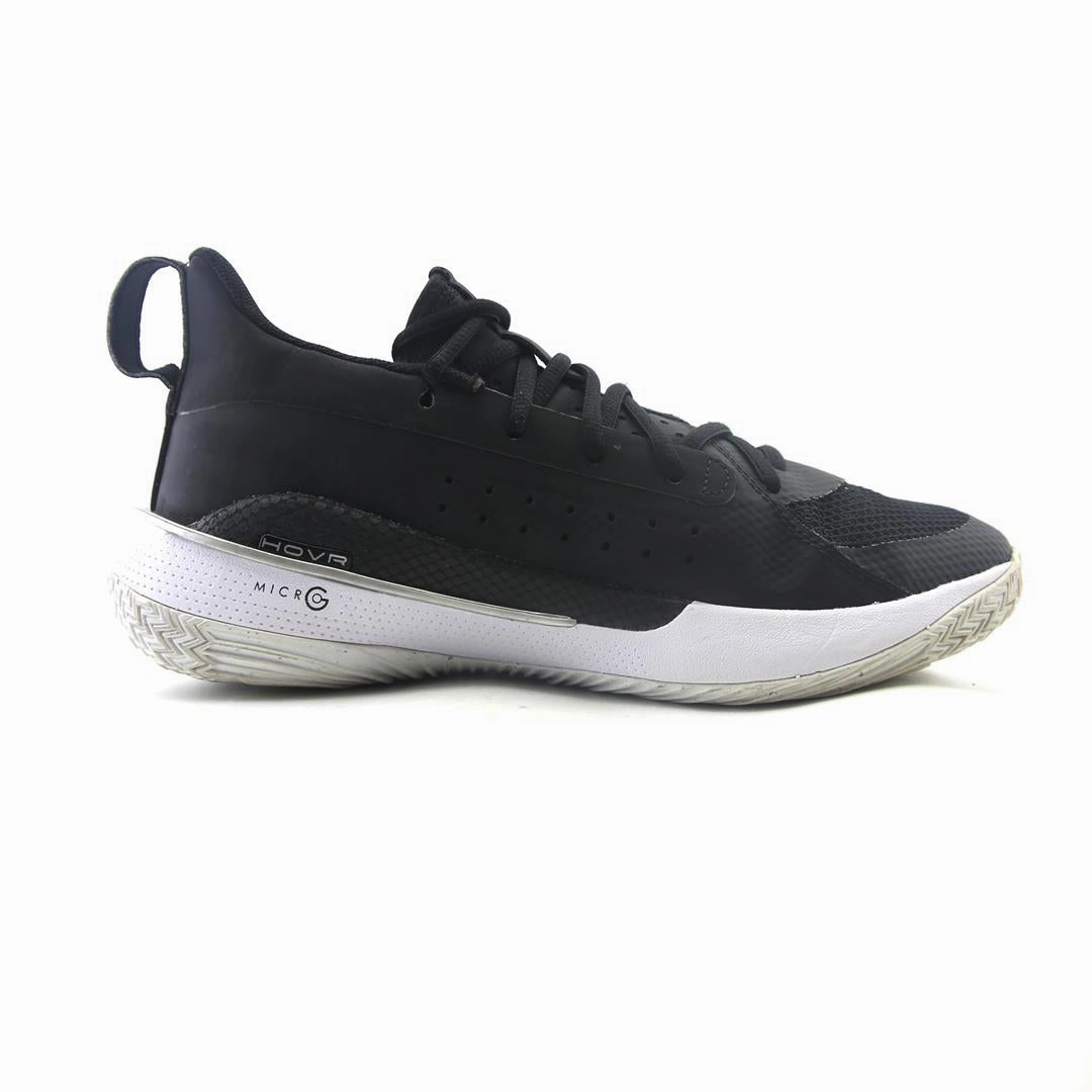 UNDER ARMOUR CURRY 7 Under Armour trainer close-ups