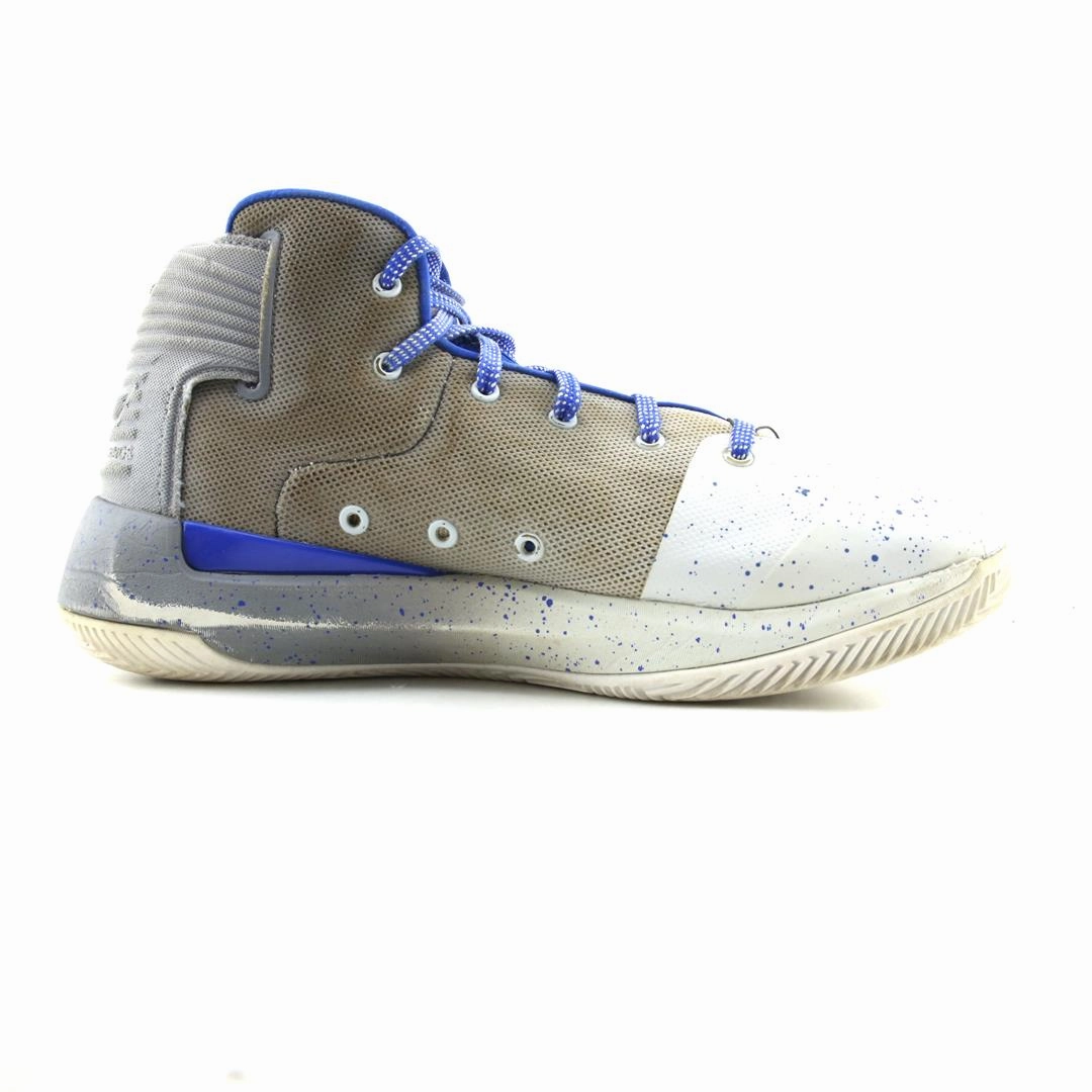 UNDER ARMOUR CURRY Under Armour trainer close-ups