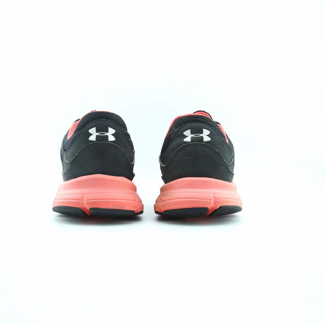 UNDER ARMOUR DASH Under Armour sport shoe shots