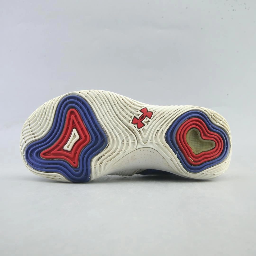 UNDER ARMOUR EMBIID 1 Under Armour trainer close-ups
