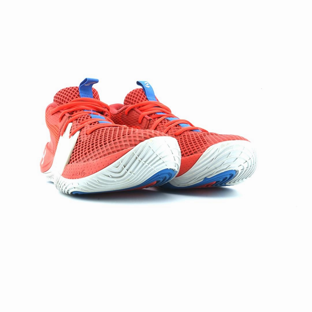 UNDER ARMOUR EMBIID ONE Under Armour sport shoe shots
