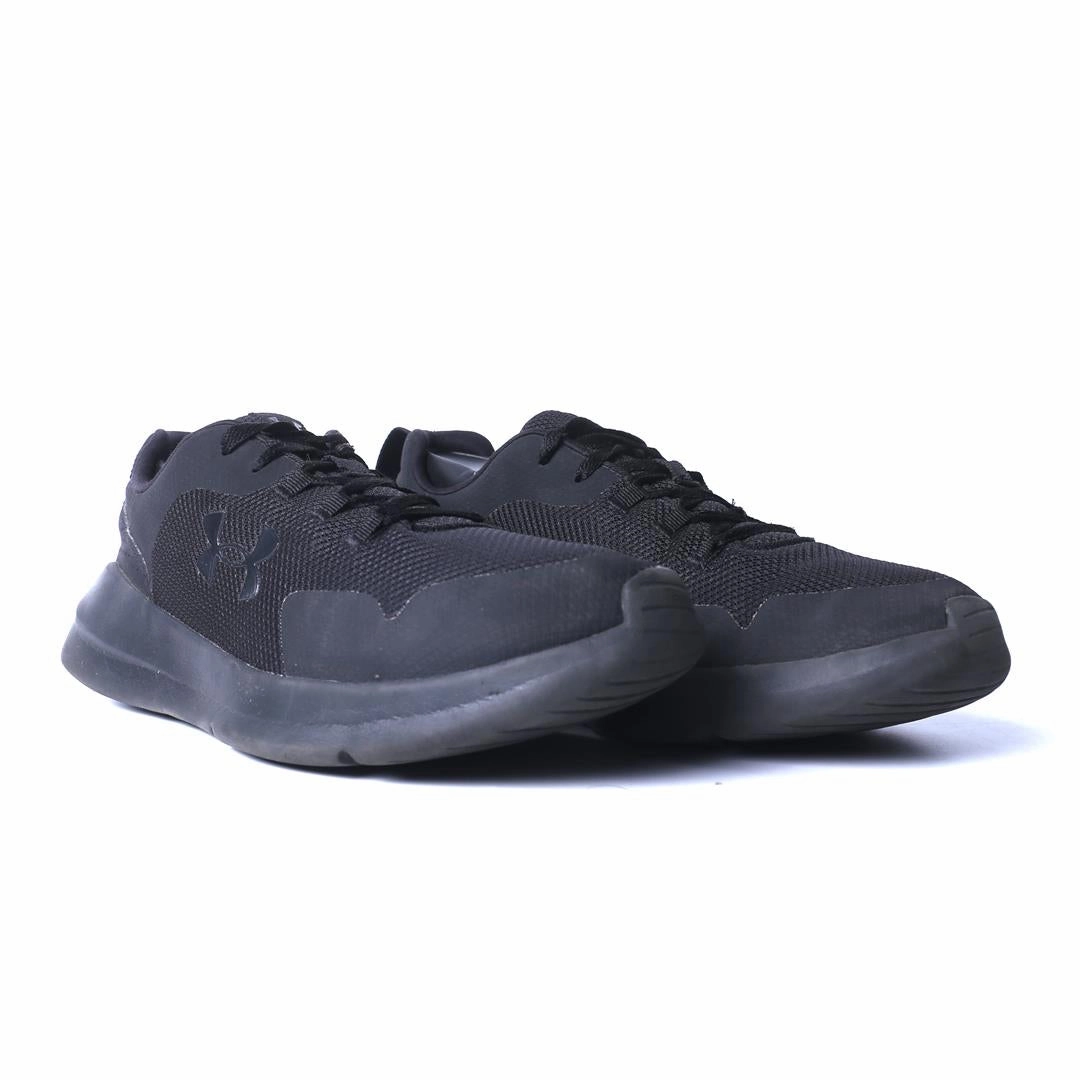 UNDER ARMOUR ESSENTIAL Under Armour sport shoe shots