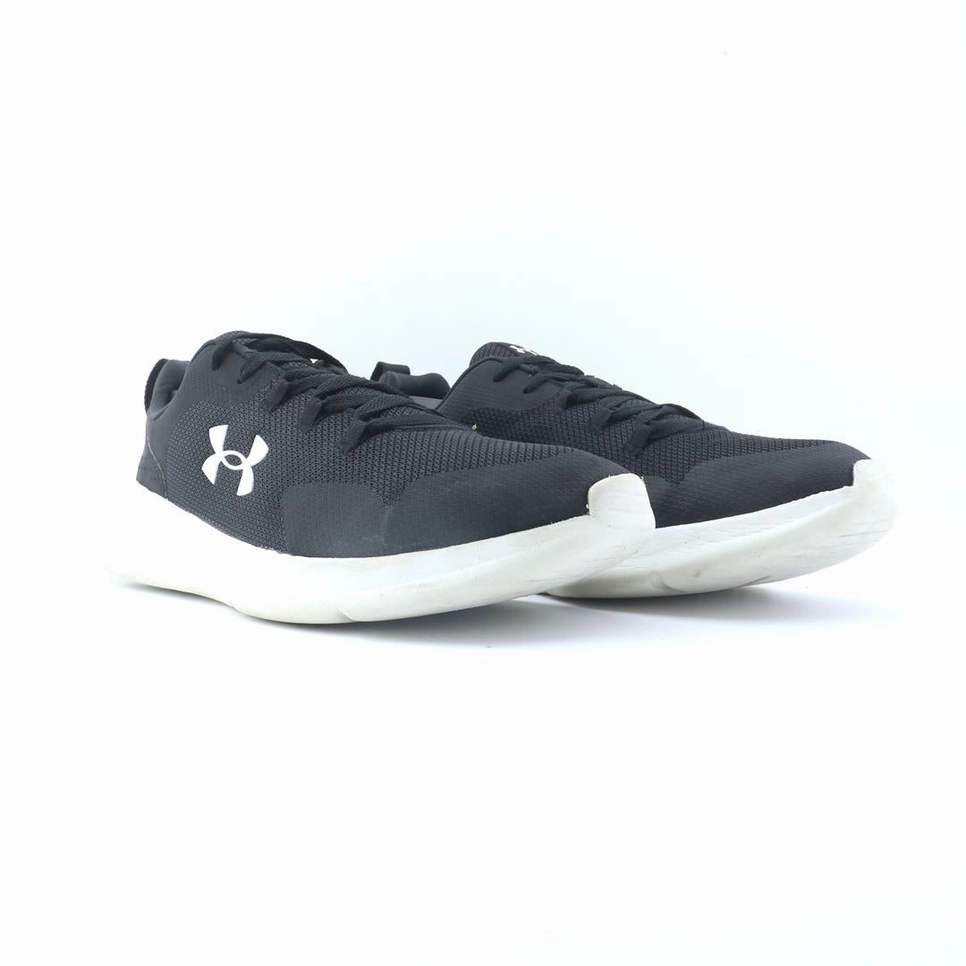 UNDER ARMOUR ESSENTIAL Under Armour sport shoe shots
