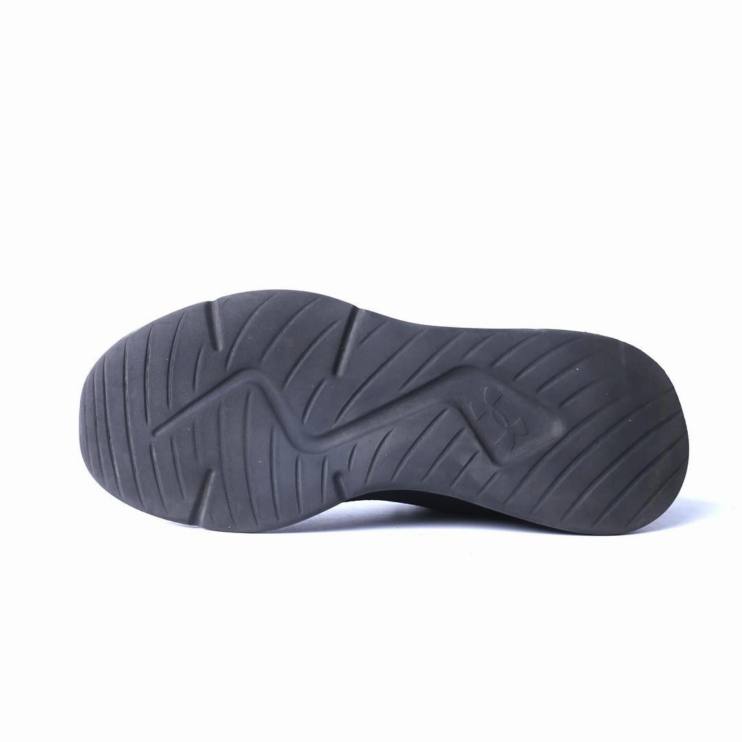 UNDER ARMOUR ESSENTIAL Under Armour sport shoe shots