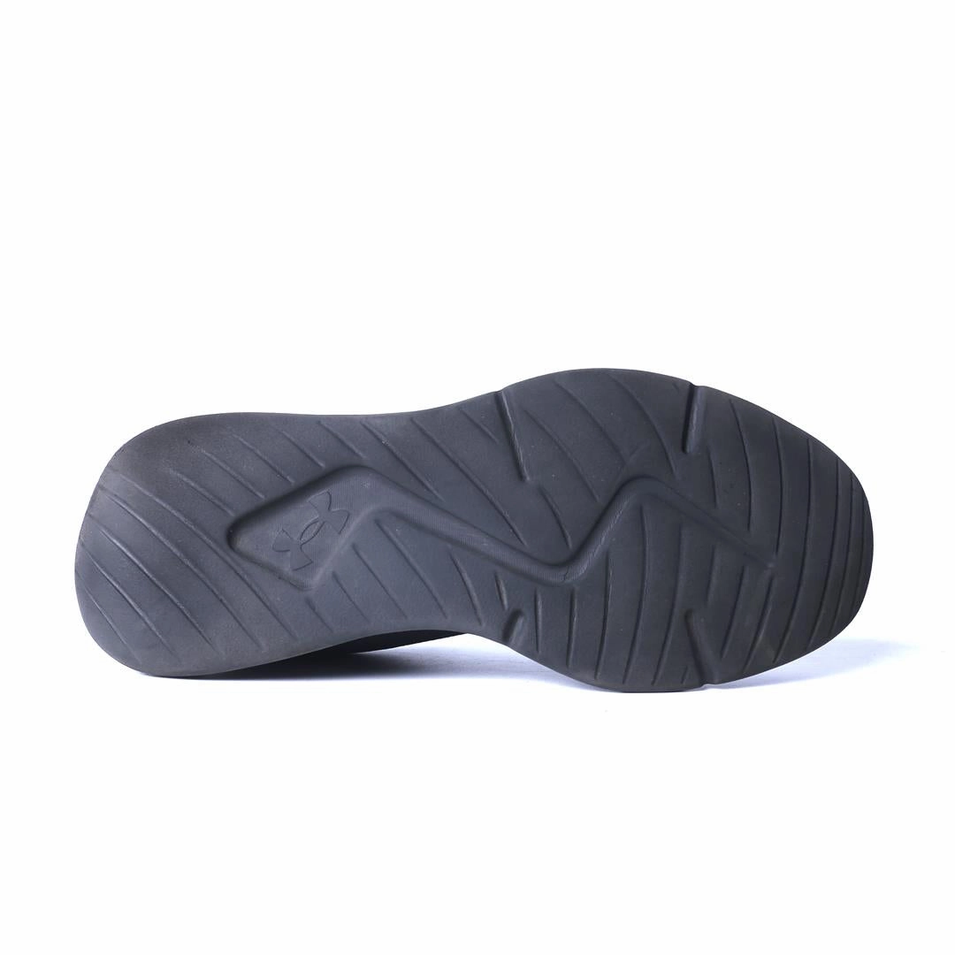 UNDER ARMOUR ESSENTIAL Under Armour sport shoe shots
