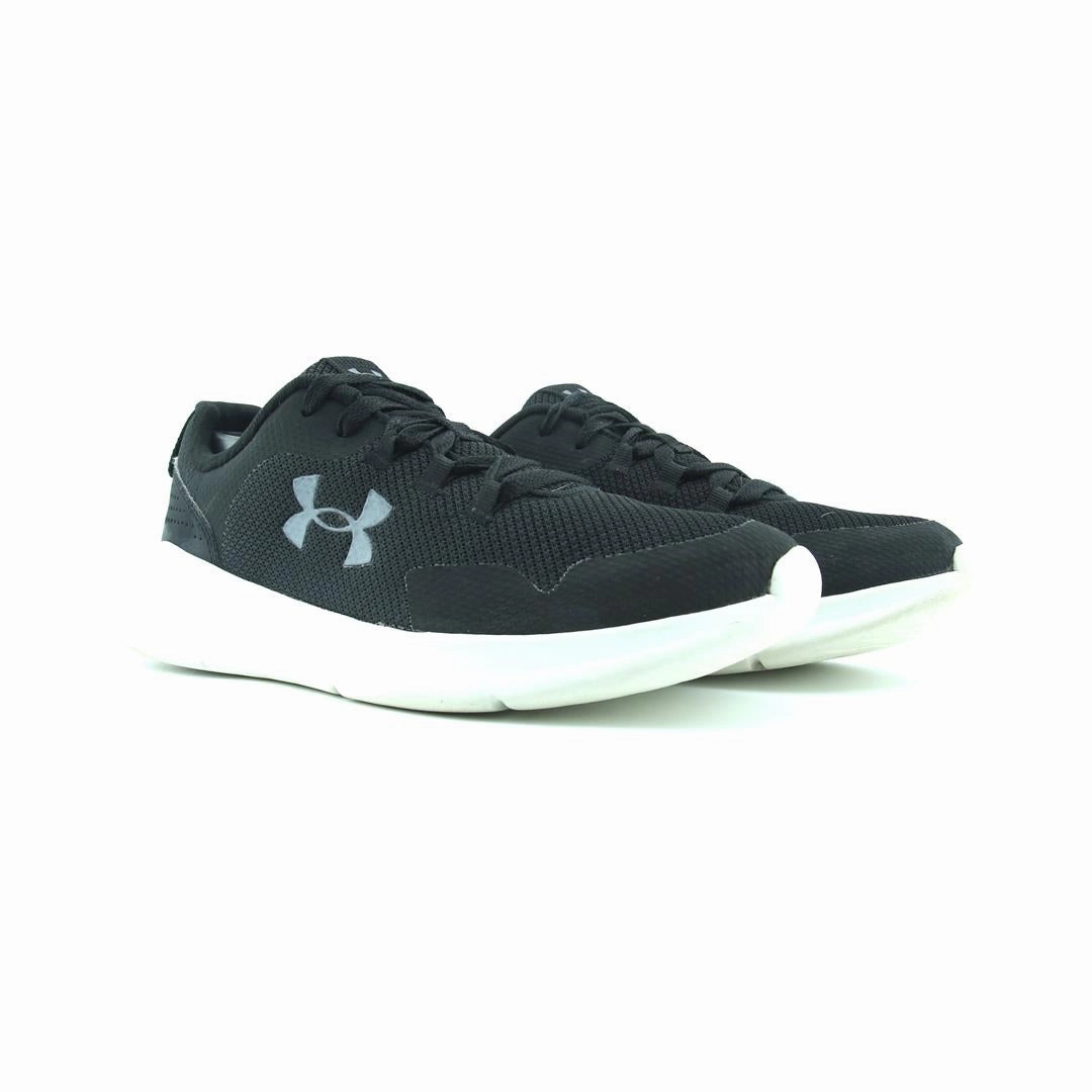 UNDER ARMOUR ESSENTIAL Under Armour sport shoe shots