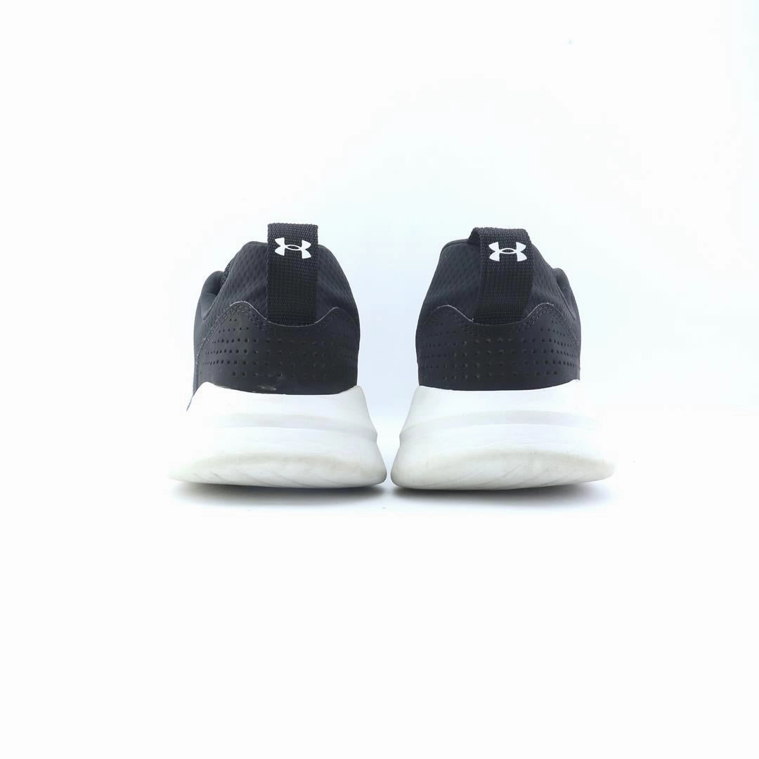UNDER ARMOUR ESSENTIAL Under Armour sport shoe shots