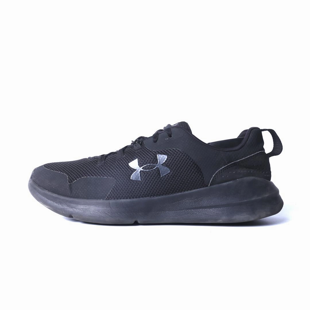 UNDER ARMOUR ESSENTIAL Under Armour high-performance sport shoes