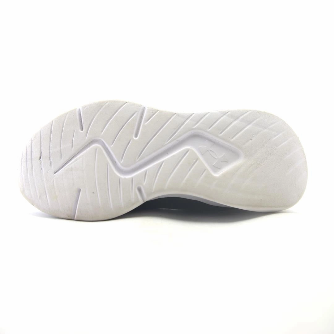UNDER ARMOUR ESSENTIAL Under Armour trainer close-ups