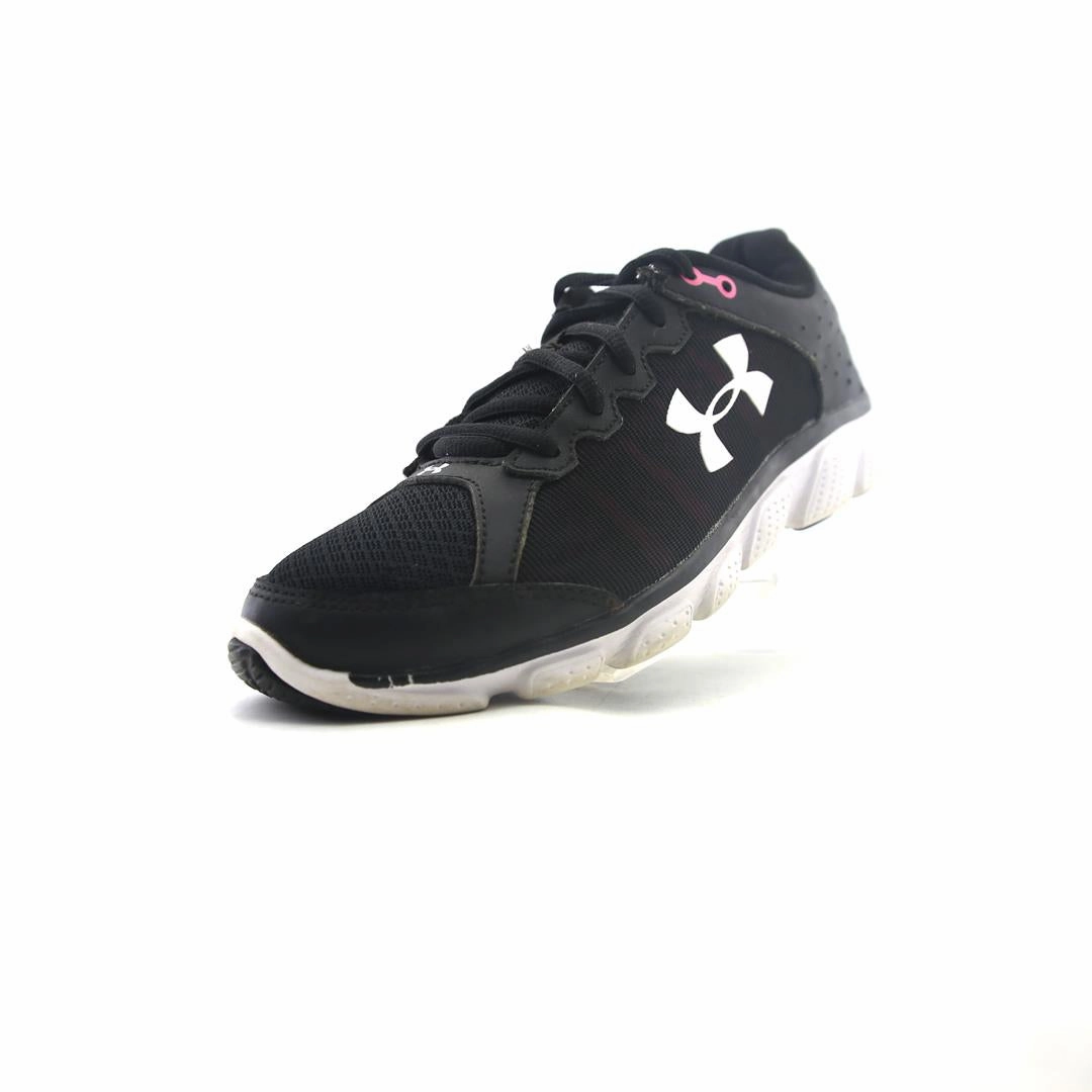 UNDER ARMOUR FREEDOM ASSERT 6 Under Armour trainer close-ups