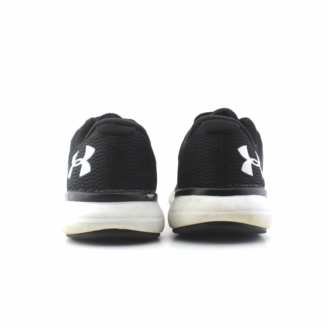 UNDER ARMOUR FUSE FST LIGHTWEIGHT Under Armour trainer close-ups