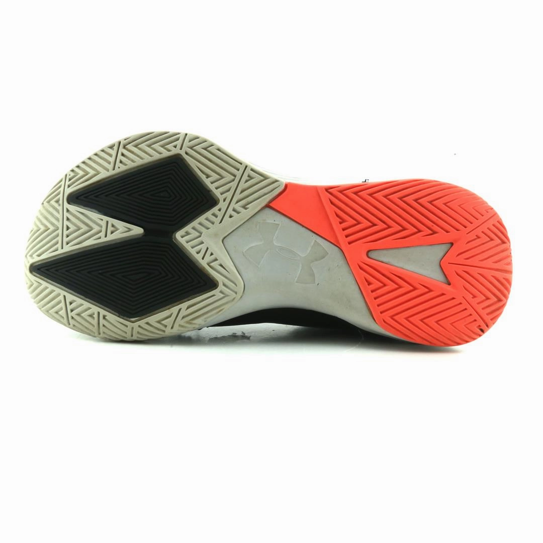 UNDER ARMOUR GET B ZEE Under Armour sport shoe shots
