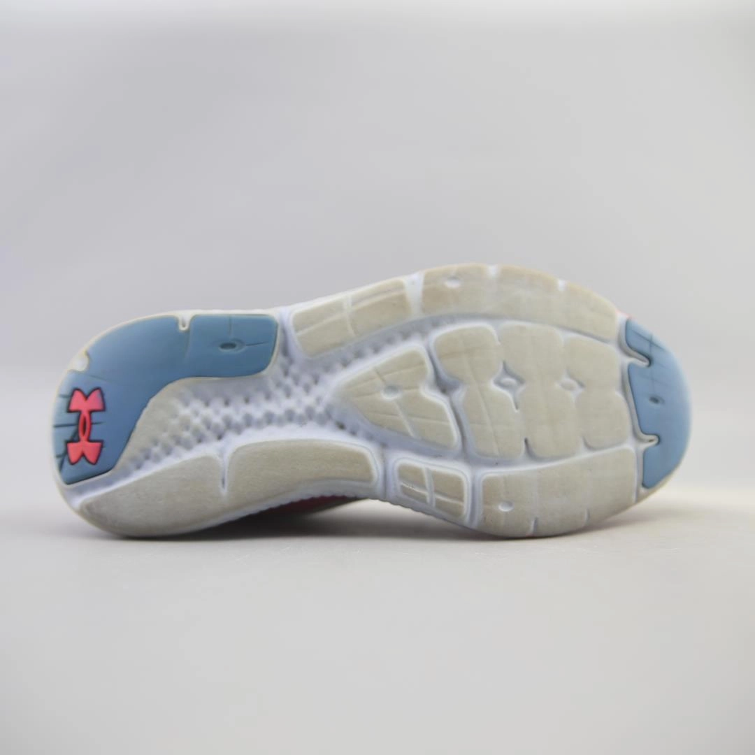 UNDER ARMOUR GGS CHARGED ROGUE 3 Under Armour trainer close-ups