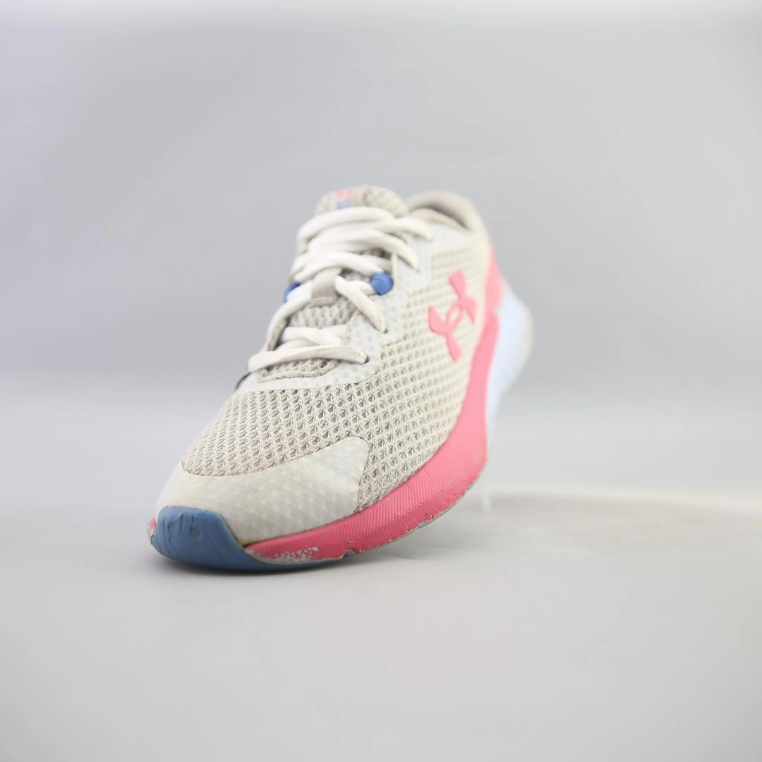 UNDER ARMOUR GGS CHARGED ROGUE 3 Under Armour trainer close-ups