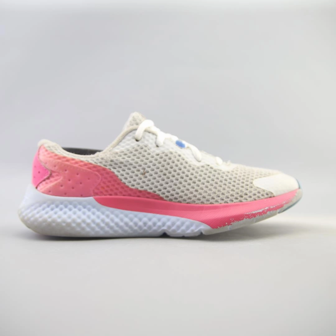 UNDER ARMOUR GGS CHARGED ROGUE 3 Under Armour trainer close-ups