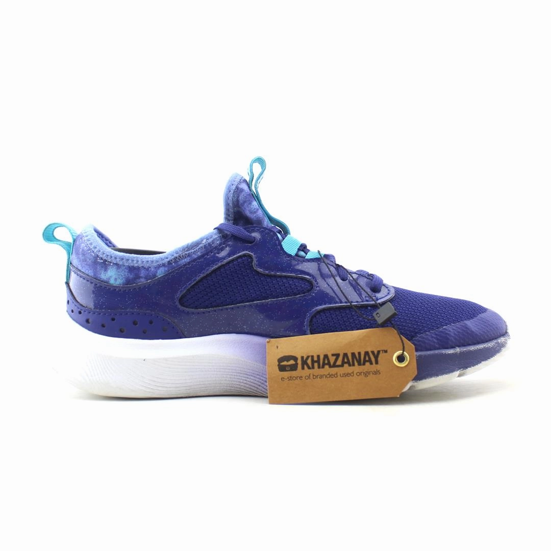 UNDER ARMOUR GGS INFINITY 2 F2F Under Armour trainer close-ups