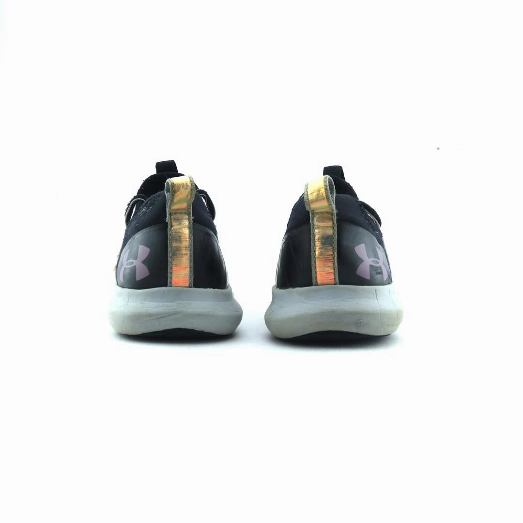 UNDER ARMOUR GGS INFINITY Under Armour sport shoe shots