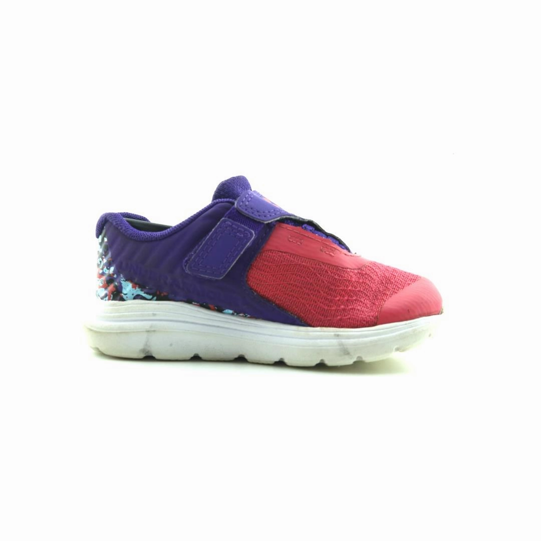 UNDER ARMOUR GINF OUTHUSTLE Under Armour sport shoe shots