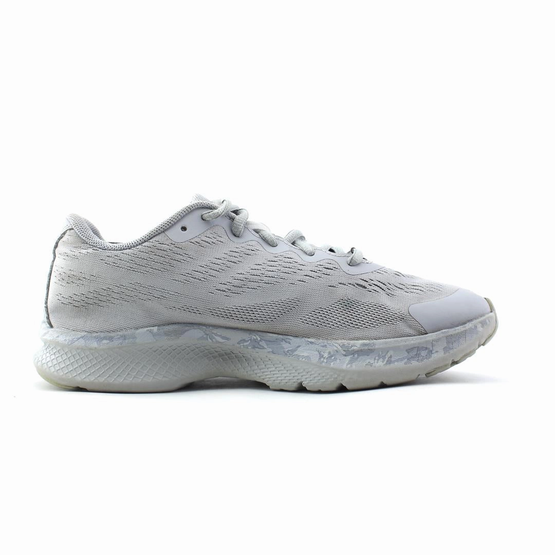 UNDER ARMOUR GRADE SCHOOL CHARGED BANDIT 6 Under Armour trainer close-ups