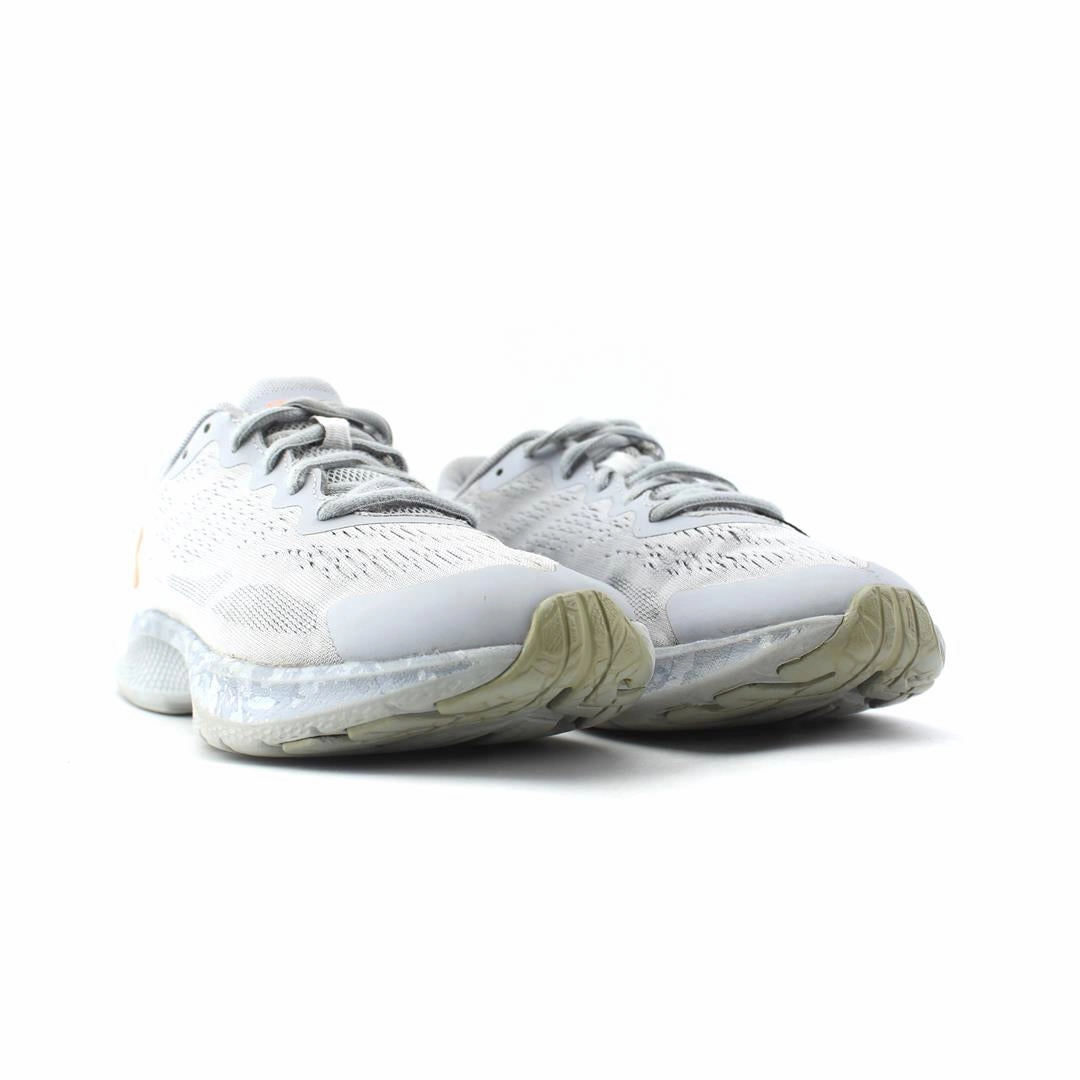 UNDER ARMOUR GRADE SCHOOL CHARGED BANDIT 6 Under Armour trainer close-ups