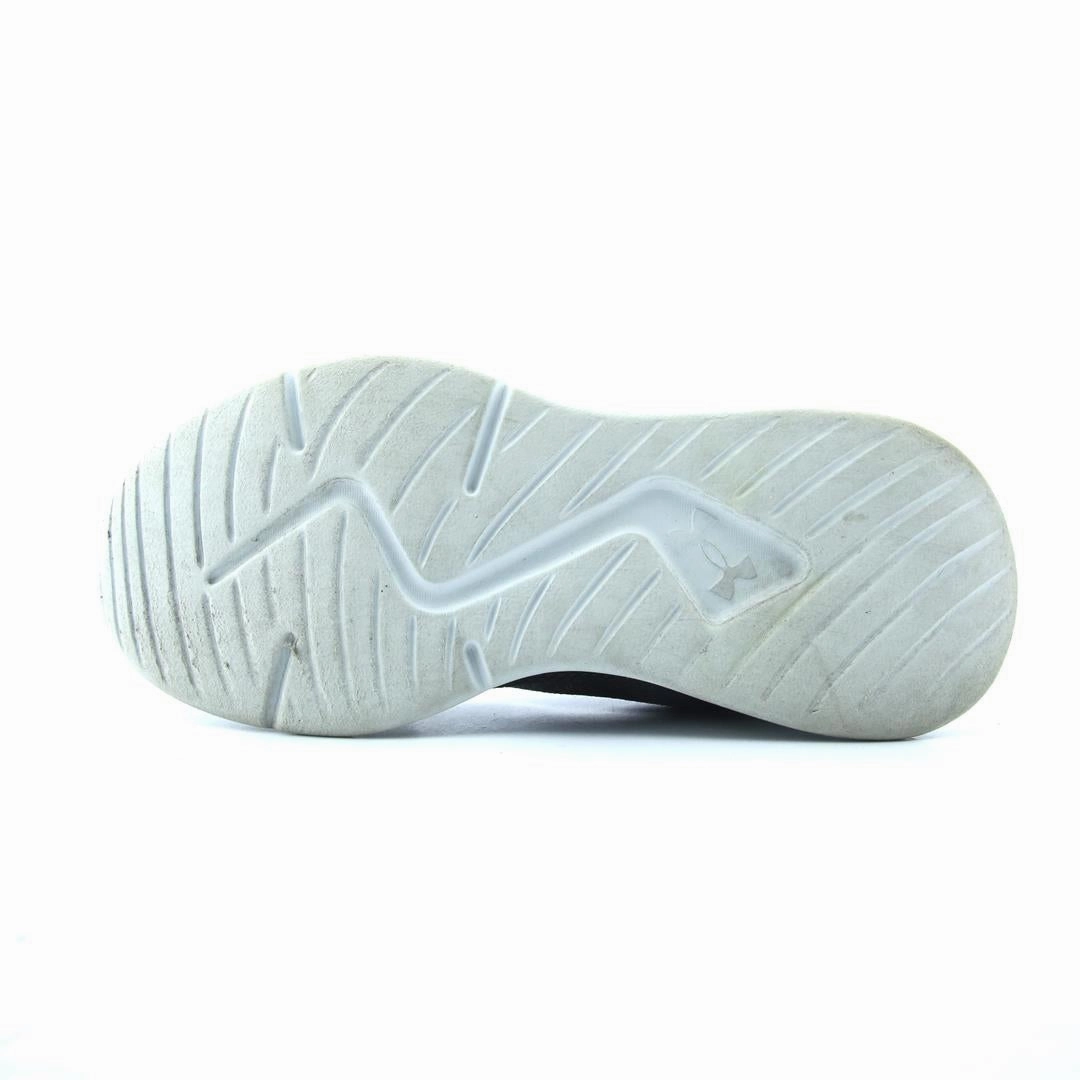UNDER ARMOUR GRADE SCHOOL ESSENTIAL Under Armour trainer close-ups