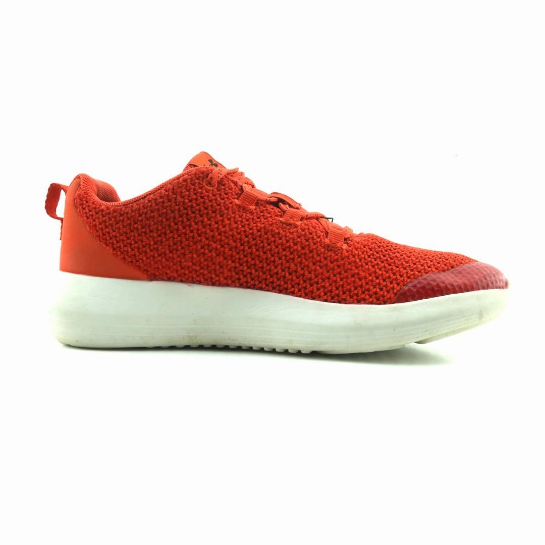 UNDER ARMOUR  GRADE SCHOOL RIPPLE Under Armour trainer close-ups