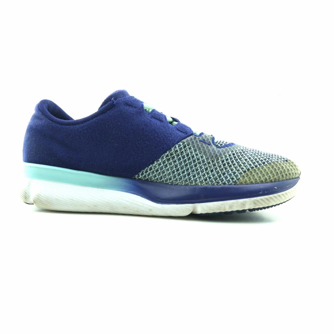 UNDER ARMOUR GRADE SCHOOL TEMPO Under Armour sport shoe shots