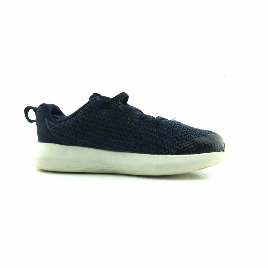 UNDER ARMOUR GRADE SCHOOL Under Armour sport shoe shots