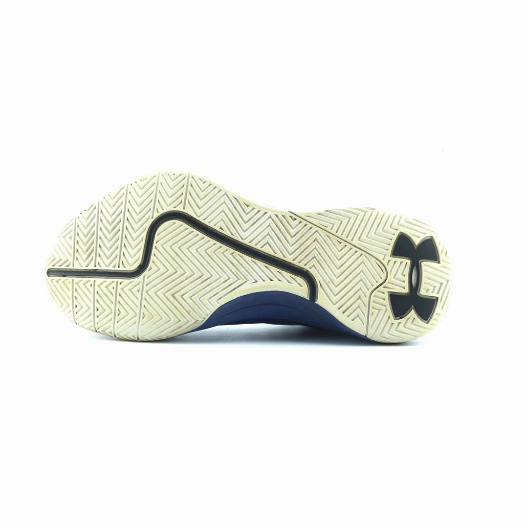 UNDER ARMOUR GS JET 2019 Under Armour sport shoe shots