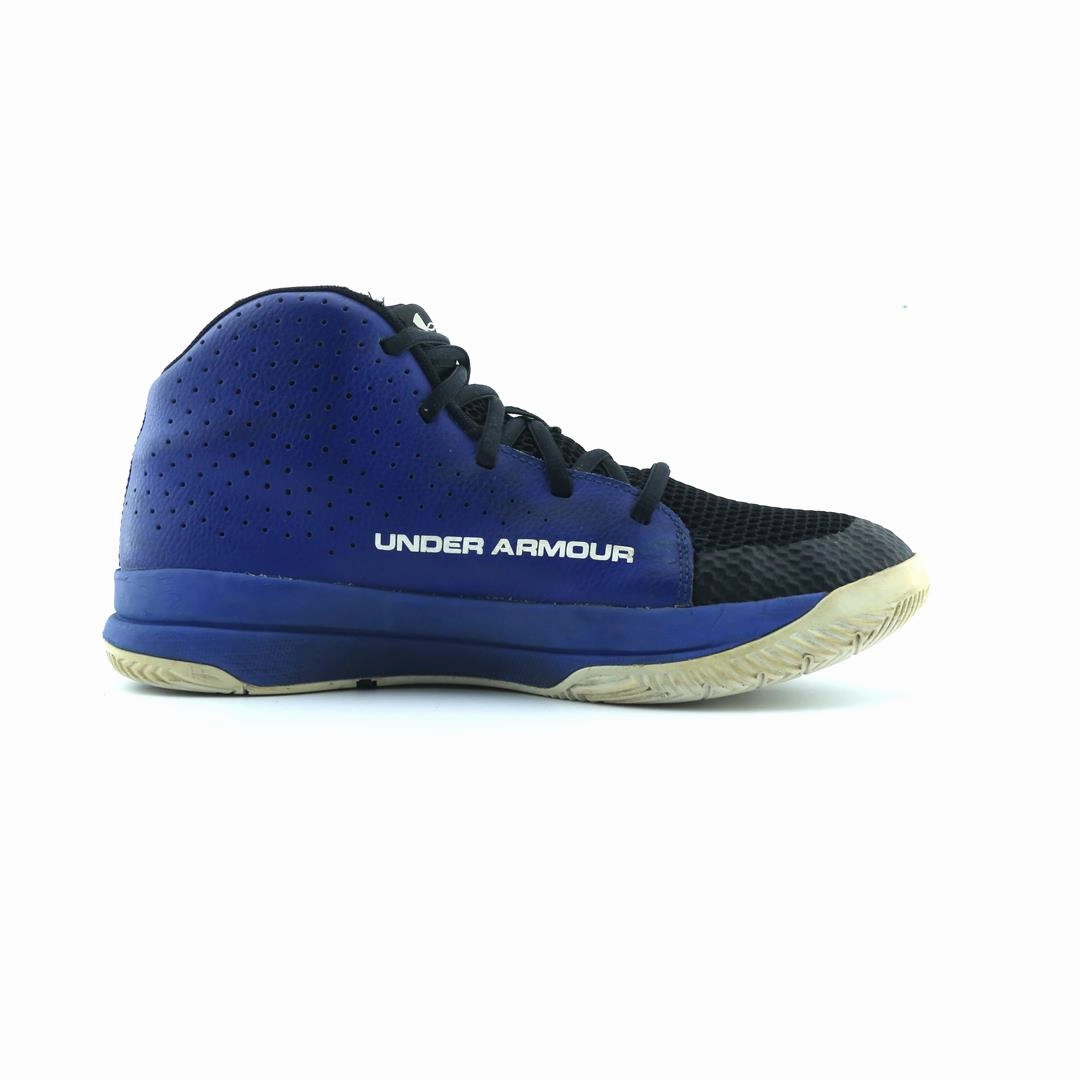UNDER ARMOUR GS JET 2019 Under Armour sport shoe shots