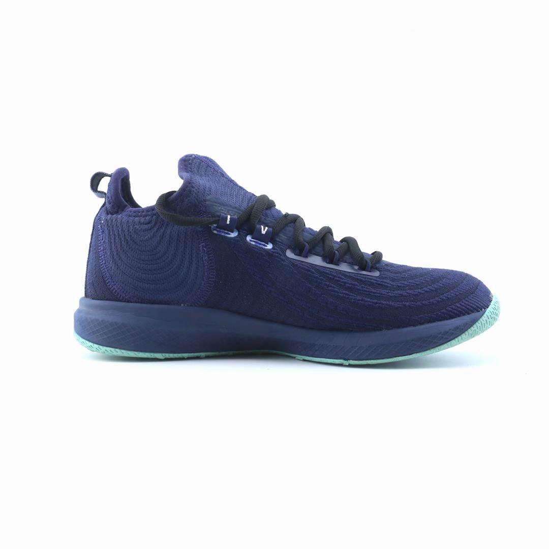 UNDER ARMOUR HARPER 4 Under Armour sport shoe shots