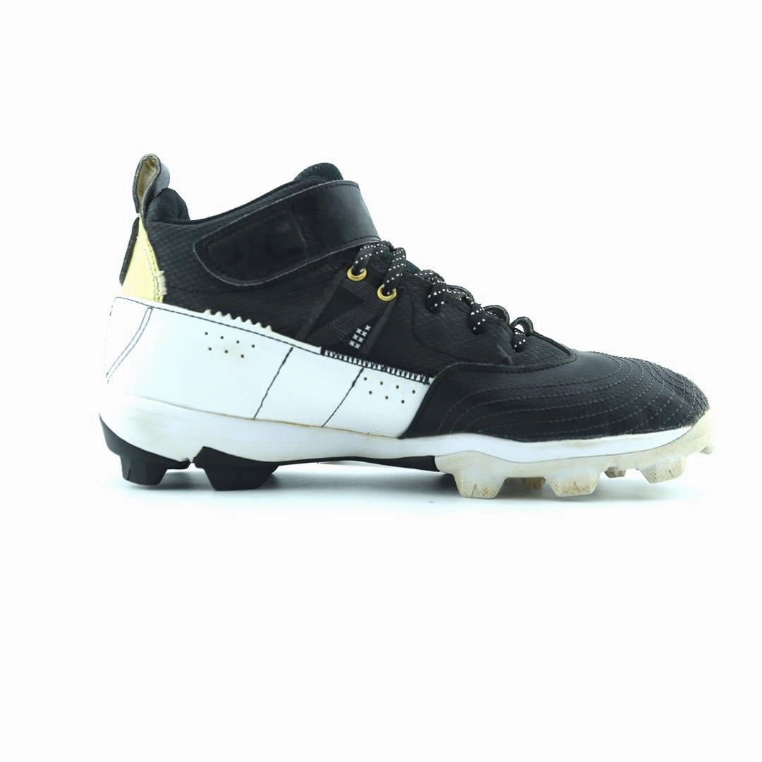 UNDER ARMOUR HARPER 7 MID RM Under Armour sport shoe shots