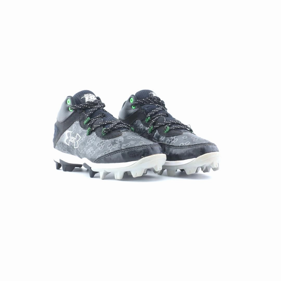 UNDER ARMOUR HARPER 8 MID TPU Under Armour performance footwear
