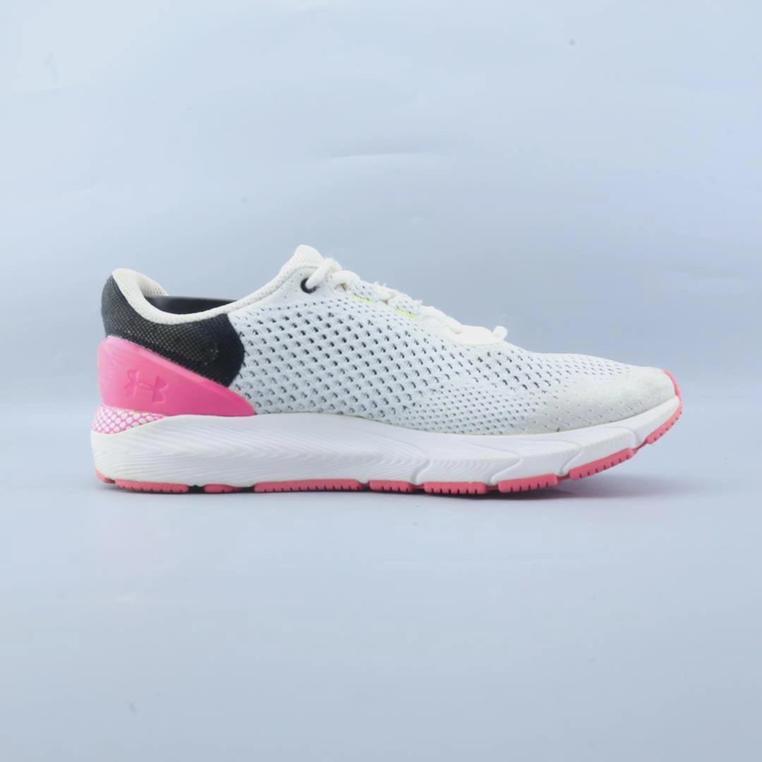 UNDER ARMOUR HOVR INTAKE 6 Under Armour sport shoe shots