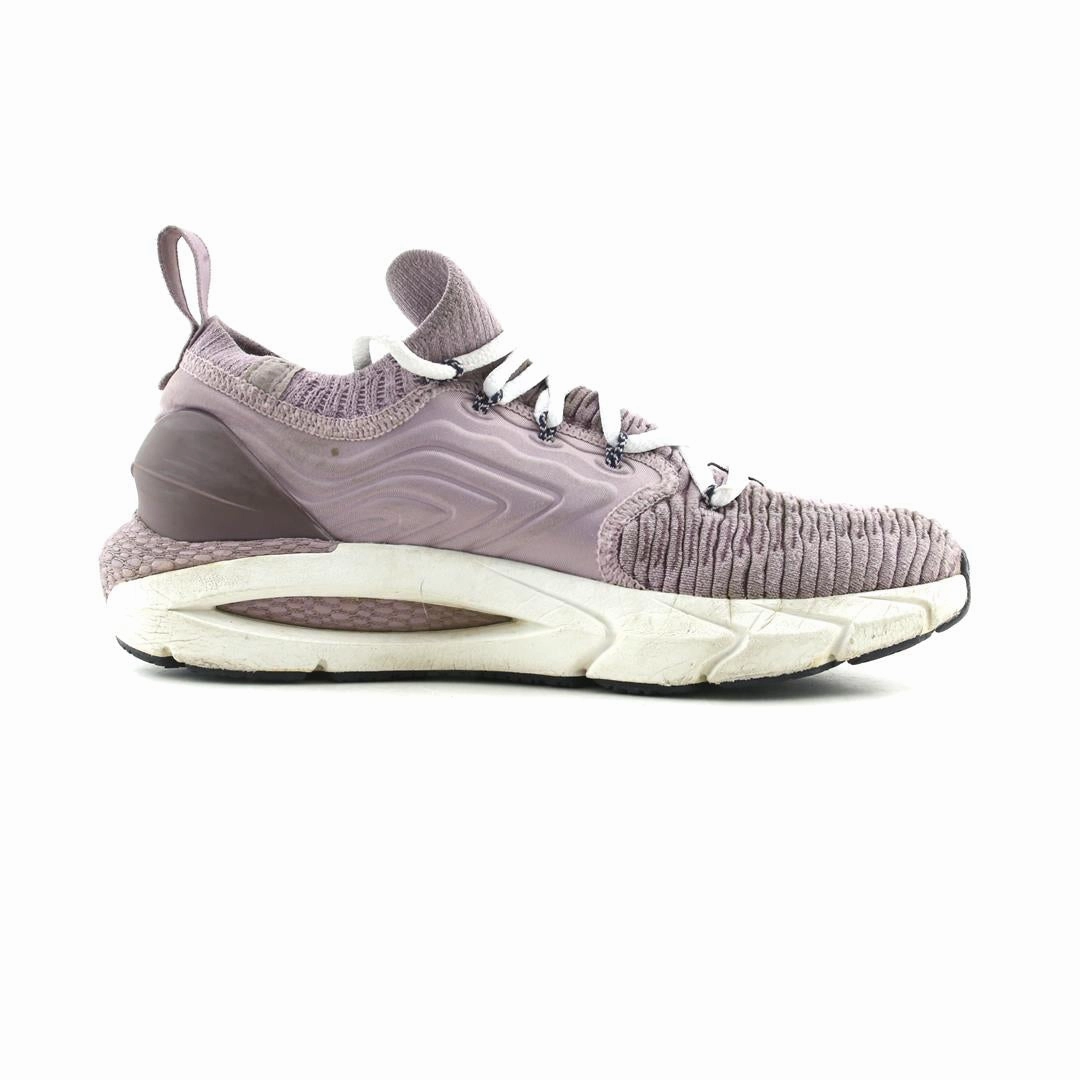 UNDER ARMOUR HOVR PHANTOM 2 INTELLIKNIT Under Armour trainer close-ups
