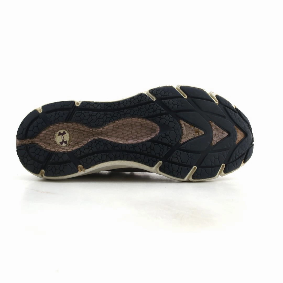 UNDER ARMOUR HOVR PHANTOM 2 INTELLIKNIT Under Armour trainer close-ups
