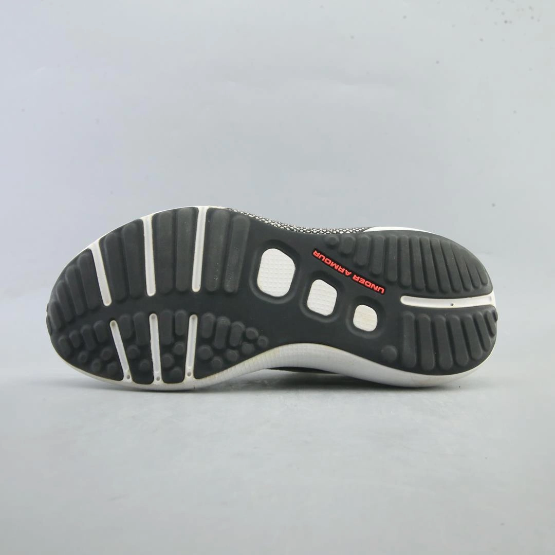 UNDER ARMOUR HOVR PHANTOM 3 SE Under Armour trainer close-ups