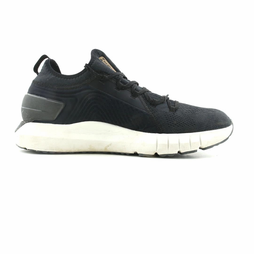 UNDER ARMOUR  HOVR PHANTOM SE Under Armour trainer close-ups