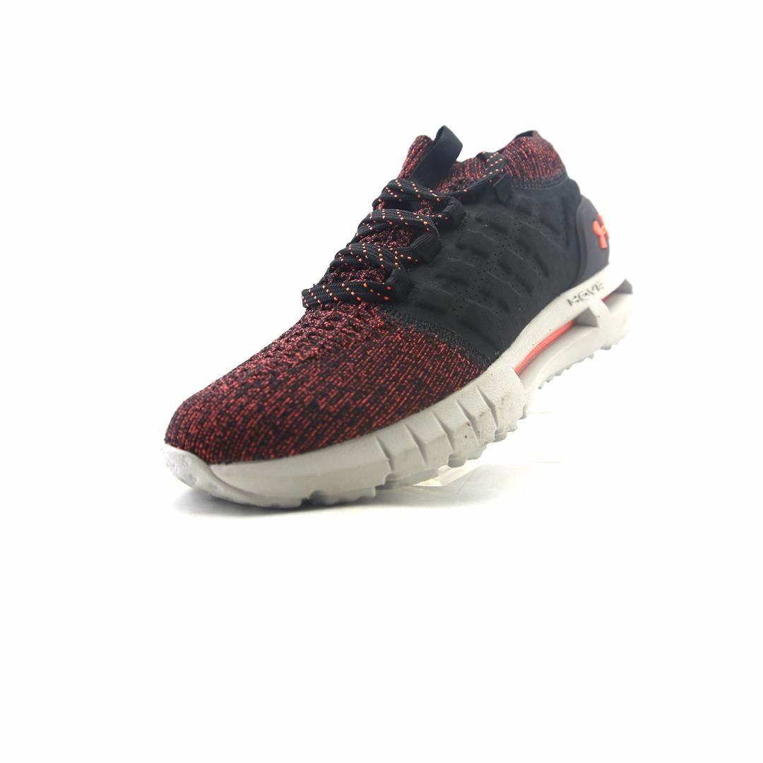 UNDER ARMOUR HOVR PHANTOM Under Armour trainer close-ups