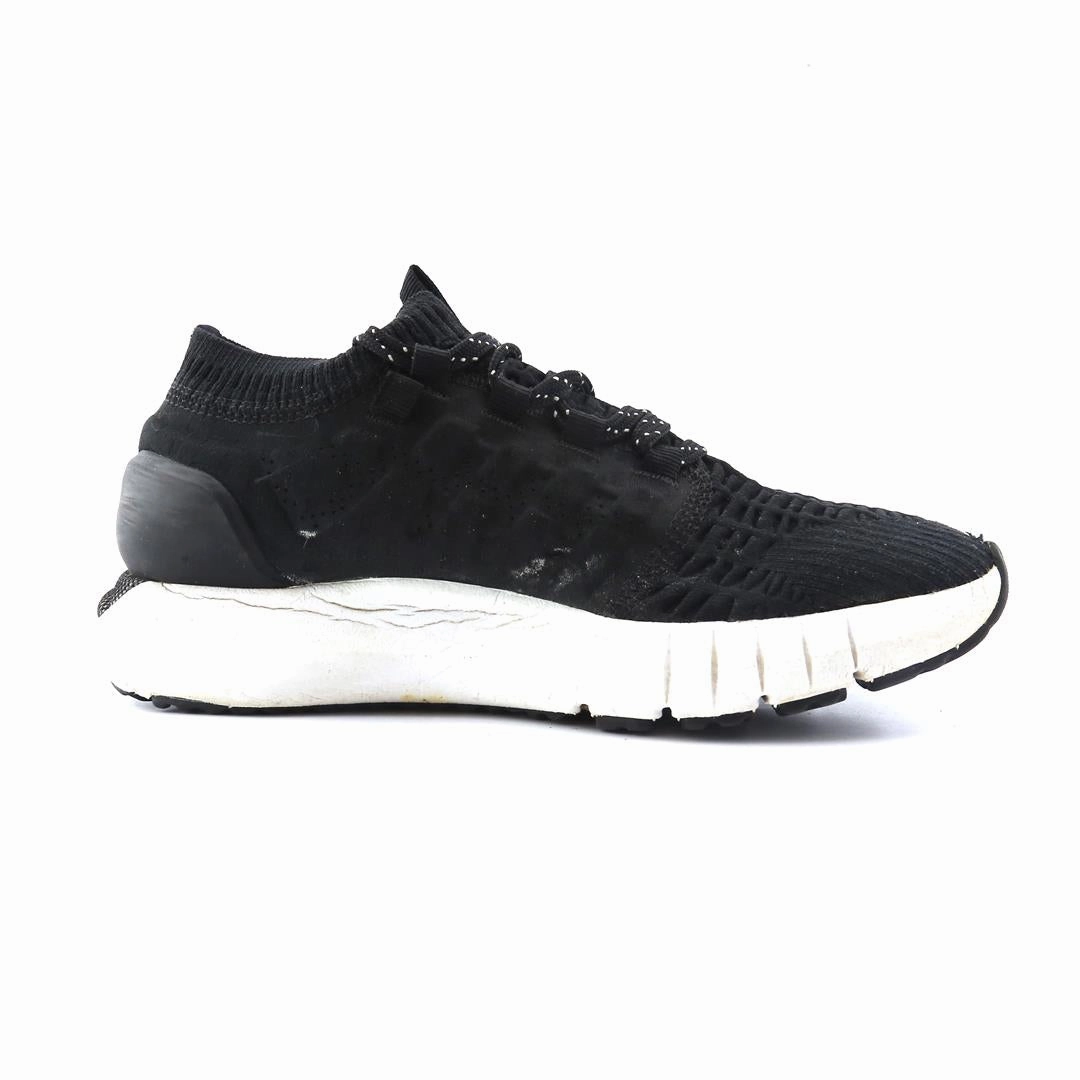 UNDER ARMOUR  HOVR PHANTOM Under Armour trainer close-ups