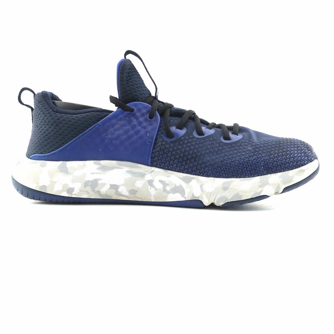 UNDER ARMOUR HOVR RISE 3 Under Armour trainer close-ups