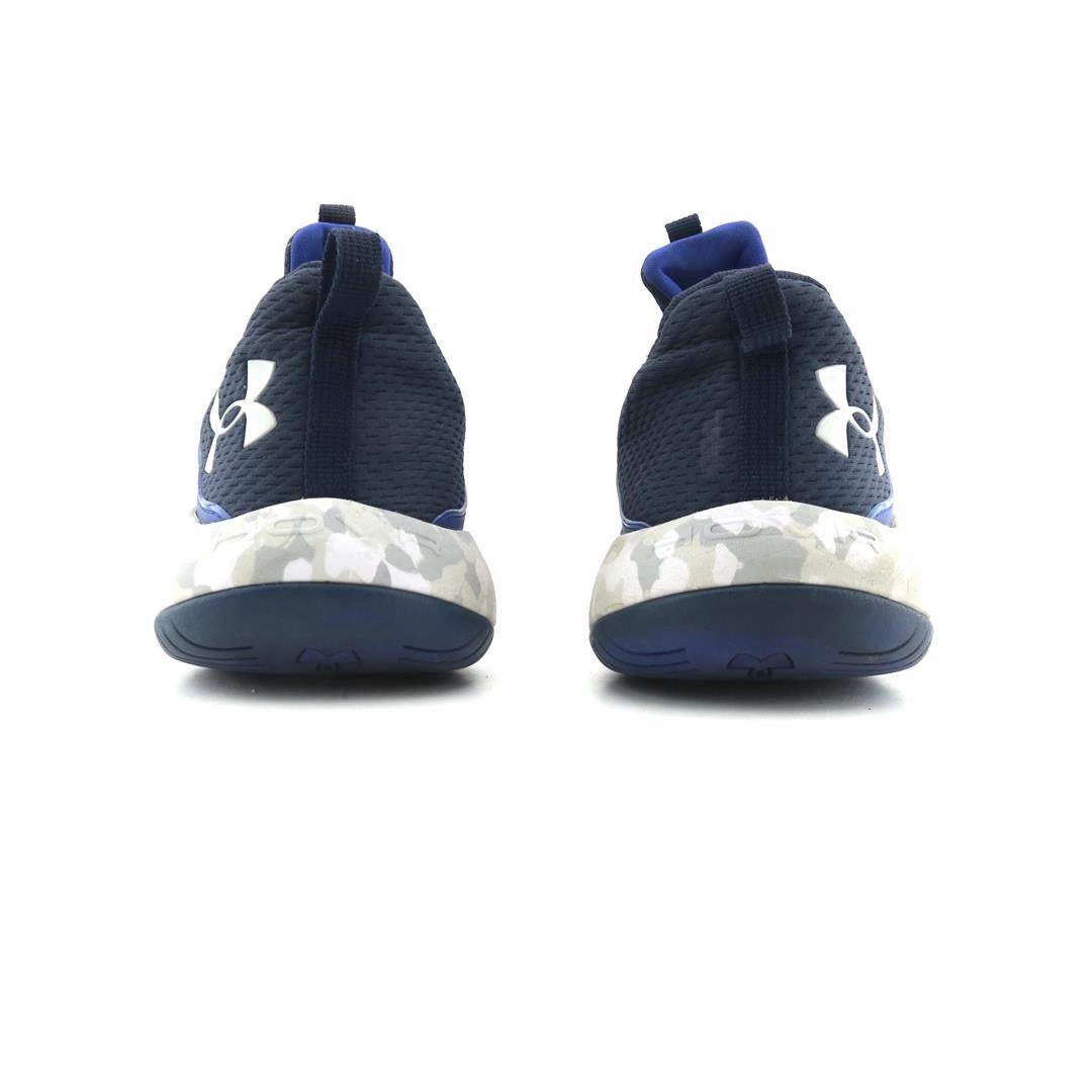 UNDER ARMOUR HOVR RISE 3 Under Armour trainer close-ups