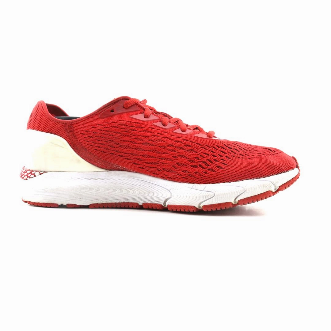 UNDER ARMOUR  HOVR SONIC 2 Under Armour trainer close-ups