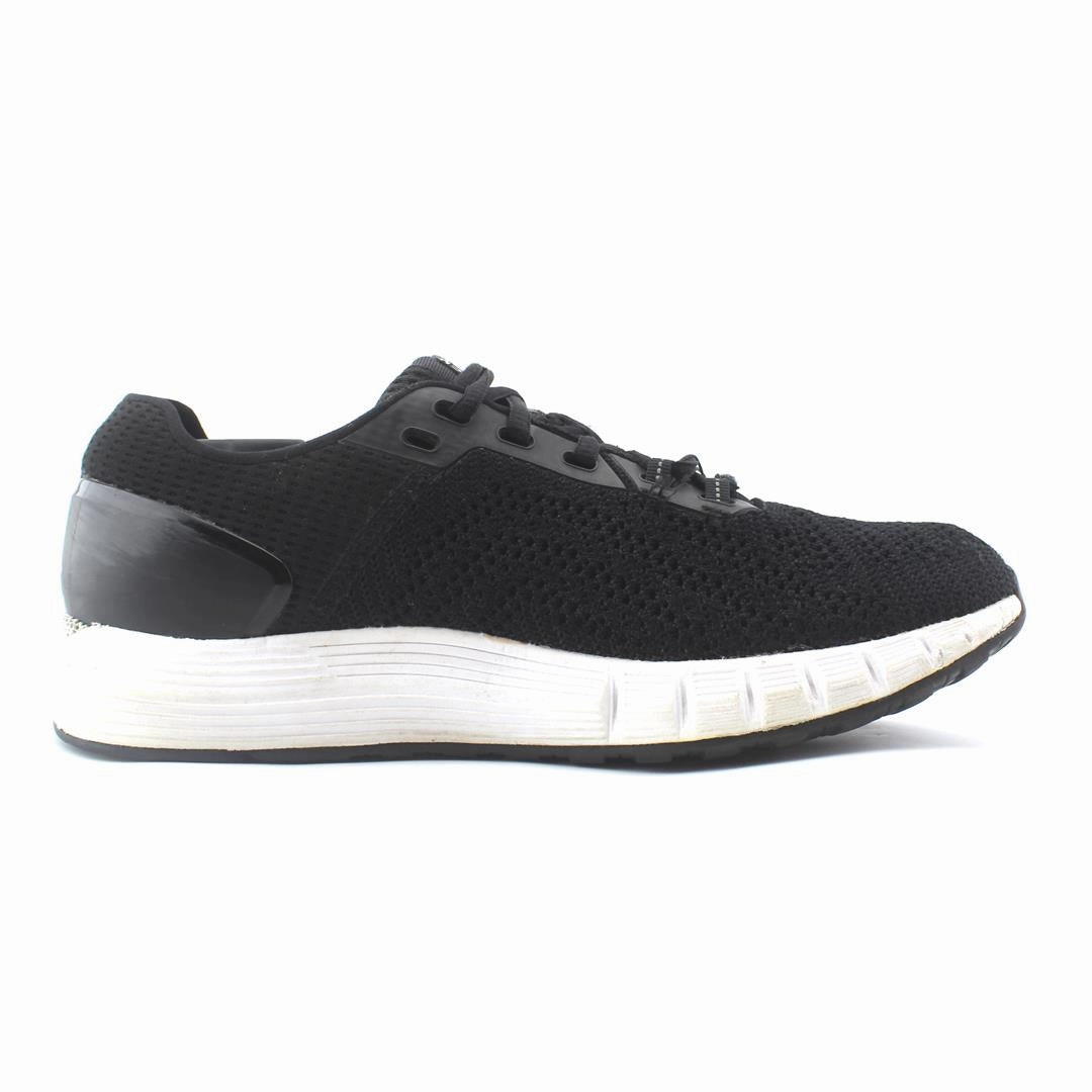 UNDER ARMOUR  HOVR SONIC 2 Under Armour trainer close-ups