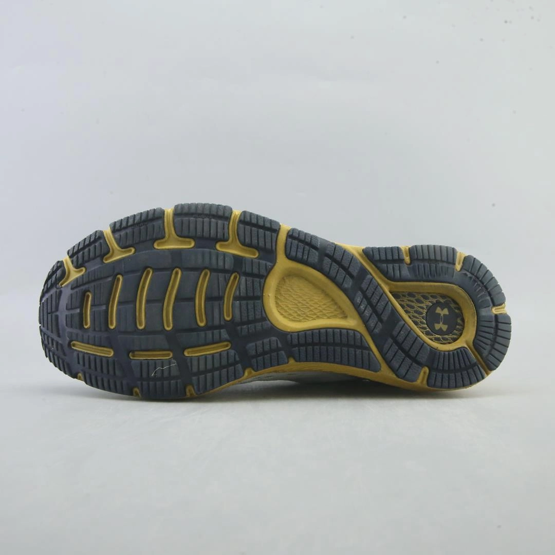 UNDER ARMOUR HOVR SONIC 3 Under Armour trainer close-ups