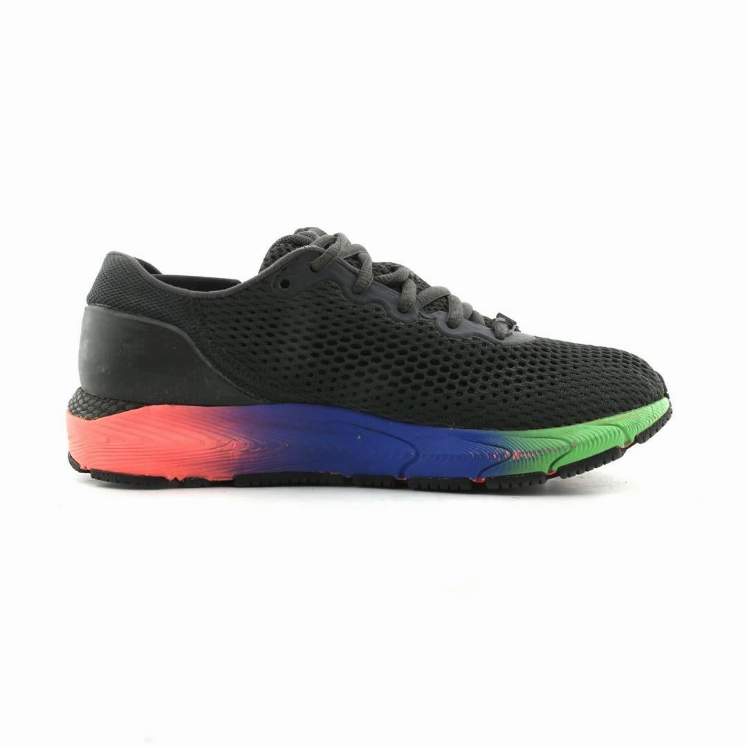 UNDER ARMOUR HOVR SONIC 4 Under Armour trainer close-ups