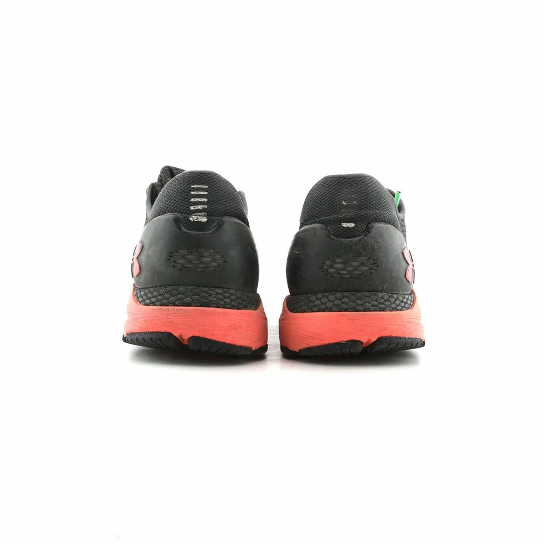 UNDER ARMOUR HOVR SONIC 4 Under Armour trainer close-ups