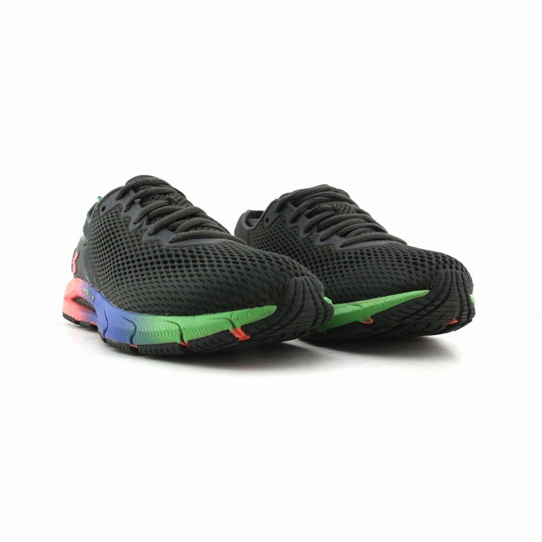 UNDER ARMOUR HOVR SONIC 4 Under Armour trainer close-ups