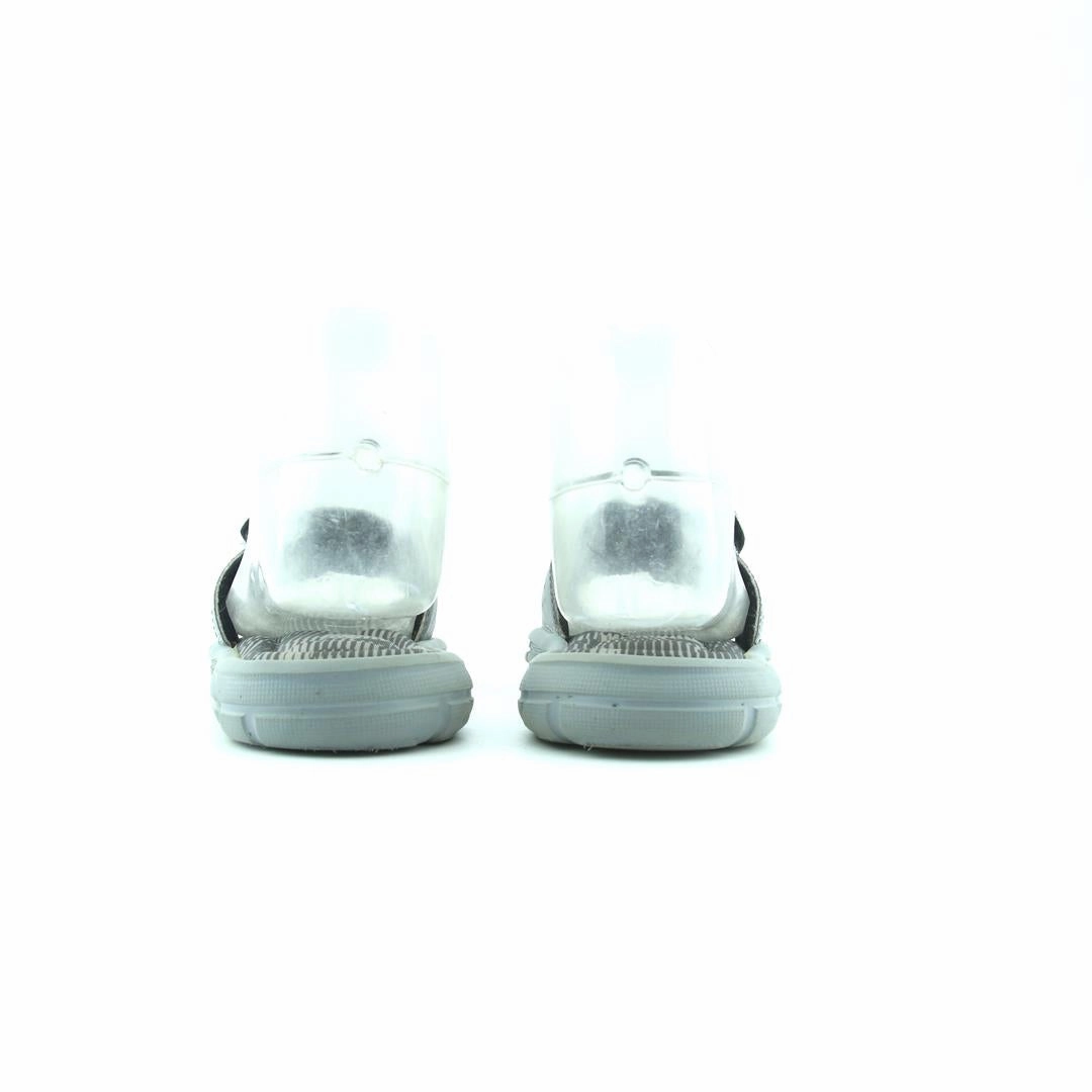 UNDER ARMOUR IGNITE V Under Armour sport shoe shots