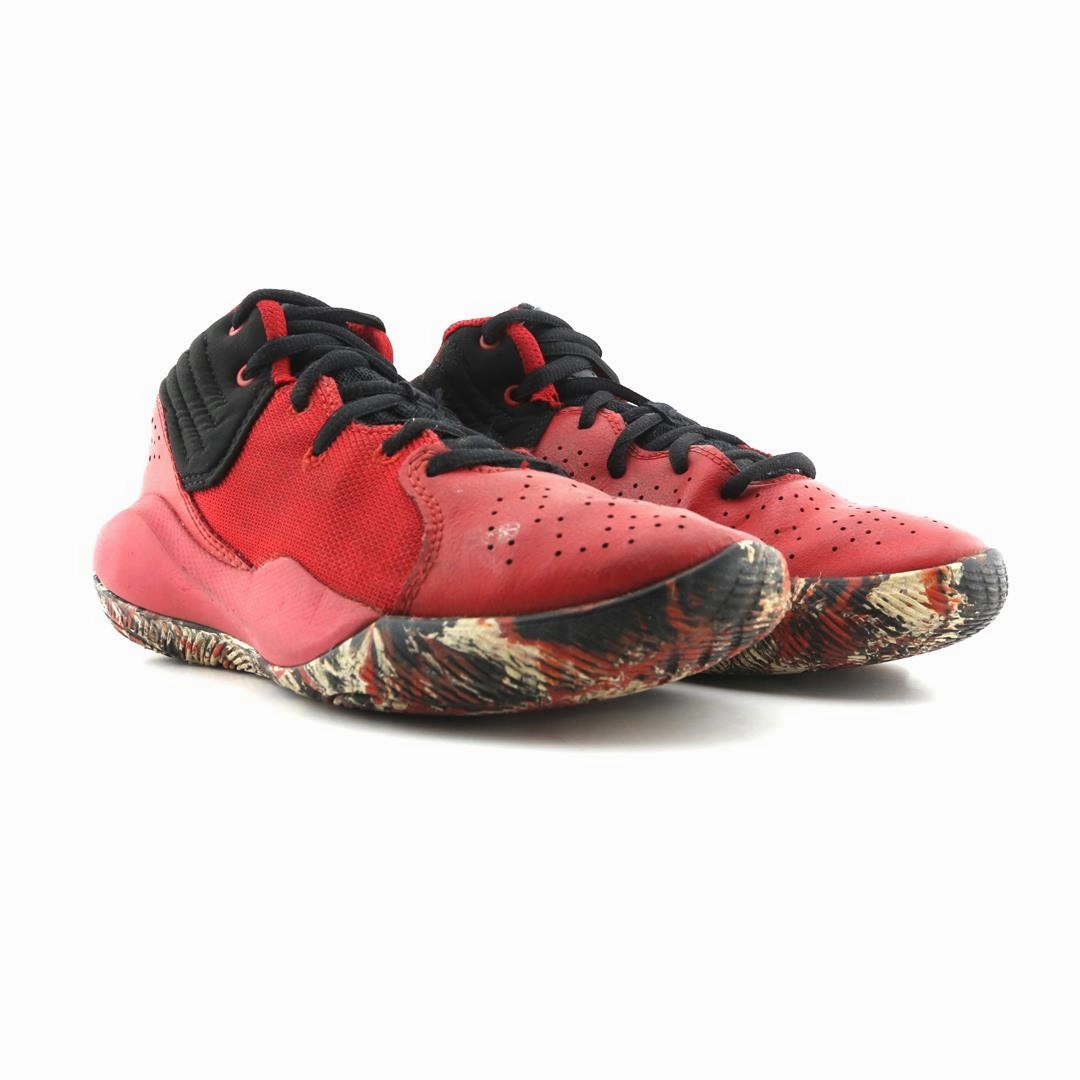 UNDER ARMOUR  JET 21 Under Armour trainer close-ups